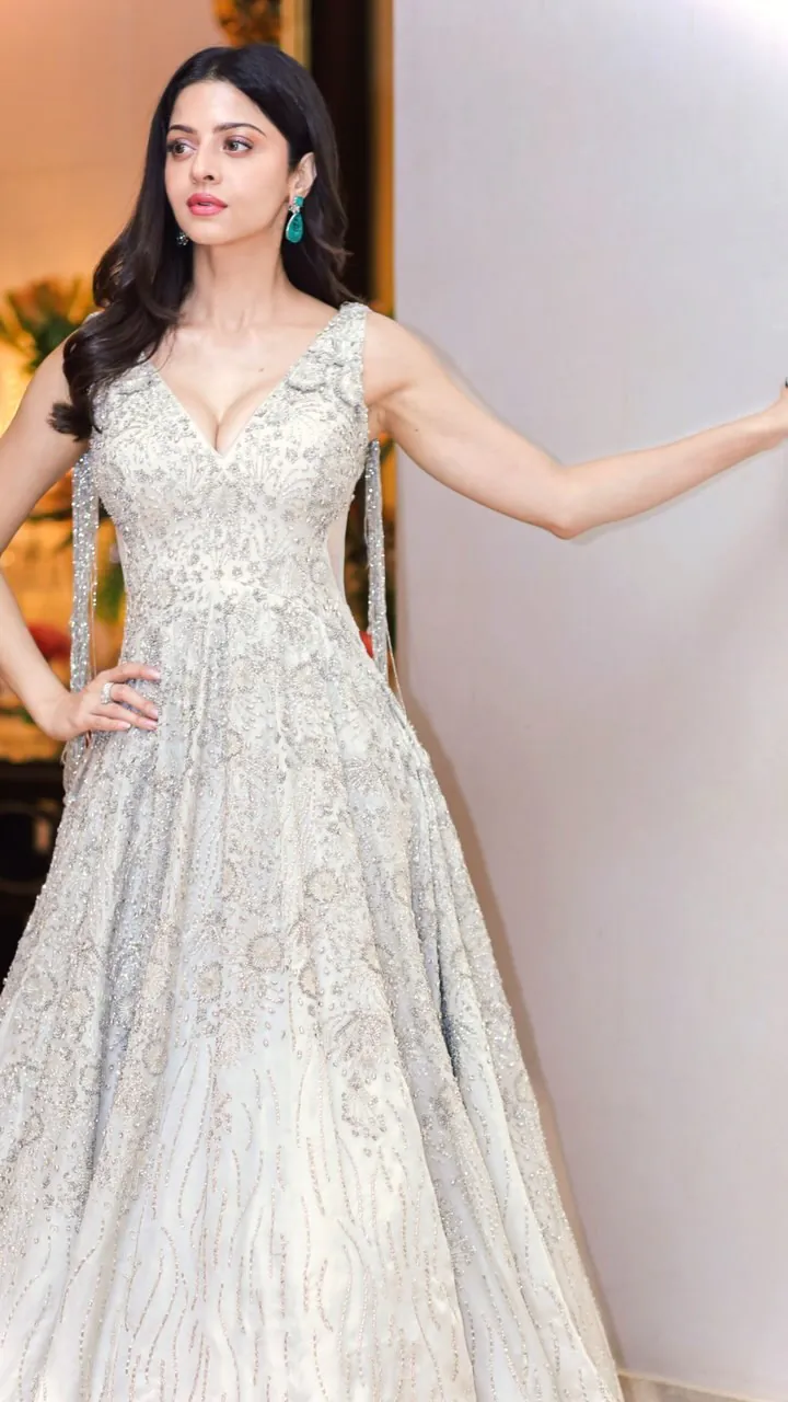 Vedhika - vedhika-31.webp